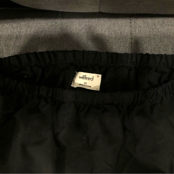 Wilfred off-the-shoulder black long sleeve top XS - Picture 3 of 4